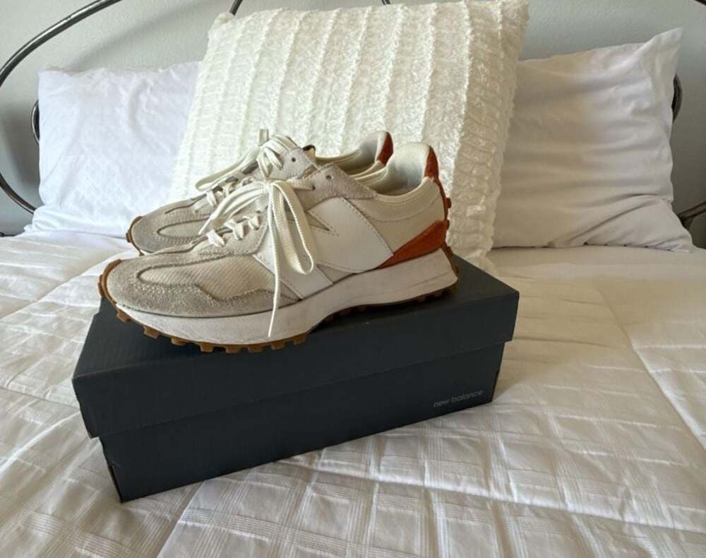 New Balance 327  in Sea Salt/Rust Oxide